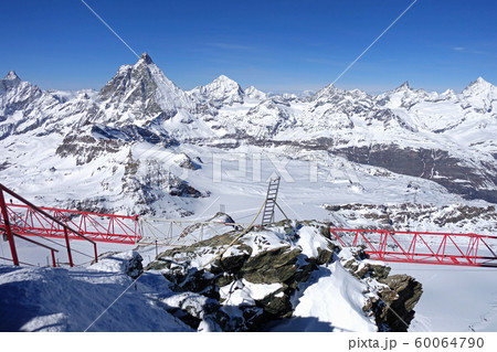 冬のスイス ツェルマット スキー場 Matterhorn Zermatt 冬のスイス ツェルマット スキー場 Matterhorn Zermatt 60064790