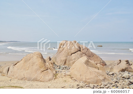 Ocean at Shore Temple in Mahabalipura, South India Ocean at Shore Temple in Mahabalipura, South India 60066057