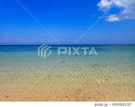 クリスタルブルーの海 クリスタルブルーの海 60068197