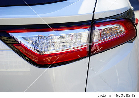 車　SUV　パーツ　部品　白　リア　テール　ライト　ウインカー 60068548