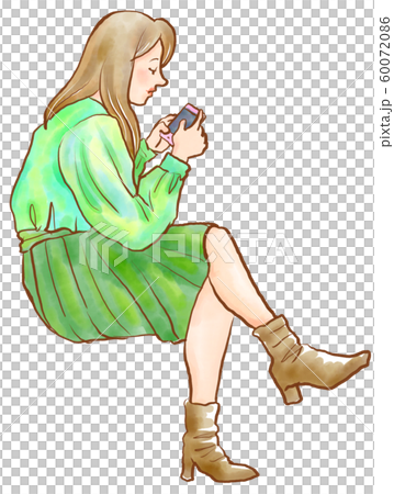 座ってスマホを見る女性 60072086