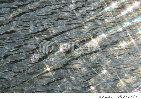 銀河の泉　、星の湖　湖面のアート　キラキラ銀河 60072777