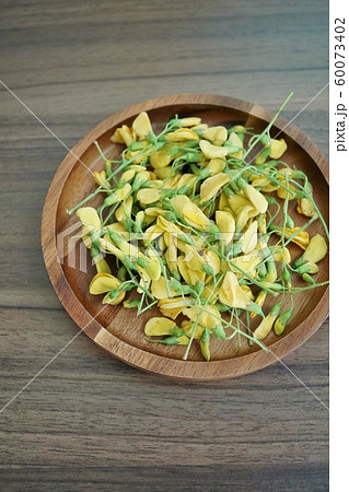 食用の花 夜来香 イエライシャン Edible Flower Telosma Cordata の写真素材