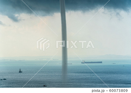 水上竜巻 水上竜巻 60073809