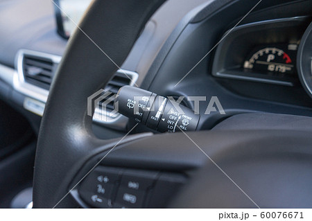 車 ワイパー ウォッシャーの写真素材