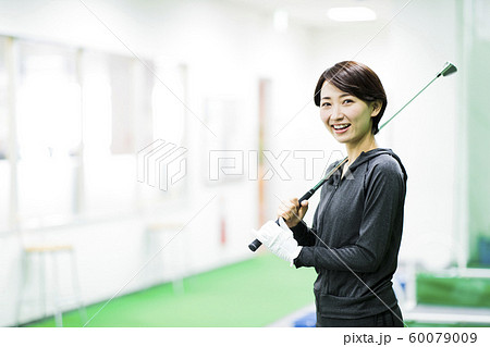 ゴルフ　ゴルフスクール　フィットネス　スポーツジム　女性 60079009