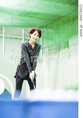 ゴルフ ゴルフスクール フィットネス スポーツジム 女性 ゴルフ ゴルフスクール フィットネス スポーツジム 女性 60079022