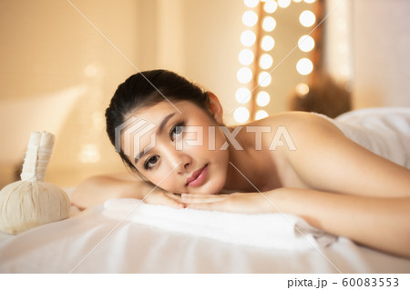 Asian Beautiful, young and healthy woman in spa 60083553