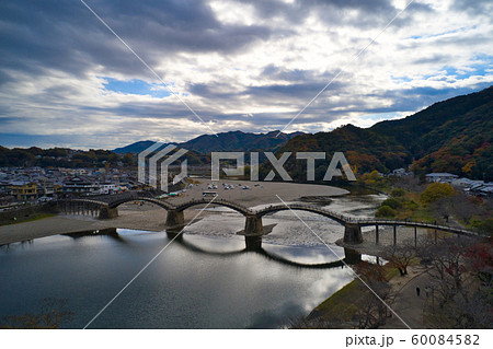 錦帯橋 山口県岩国市 (ドローンによる空撮) 錦帯橋 山口県岩国市 (ドローンによる空撮) 60084582