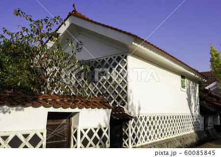 津和野　殿町通り　白壁塀　島根県鹿足郡津和野町 60085845