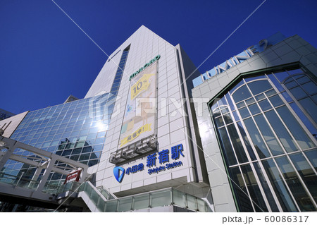 日本の東京都市景観 小田急　新宿駅などを望む 60086317