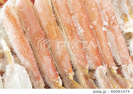 下準備して冷凍したカニの足 60091474