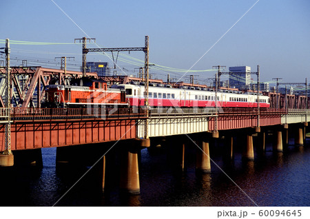 1996年　東海道線を走るDD511193リゾート14系団臨 60094645