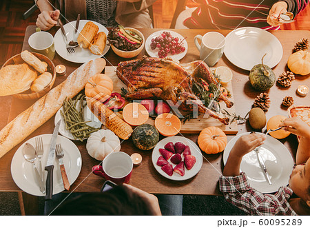 Roasted chicken or turkey with sauce and grilled Roasted chicken or turkey with sauce and grilled 60095289