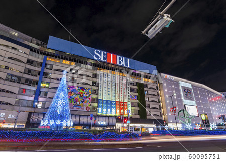池袋駅東口のクリスマスイルミネーション 池袋駅東口のクリスマスイルミネーション 60095751