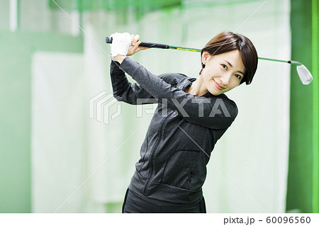 ゴルフ　ゴルフスクール　フィットネス　スポーツジム　女性 60096560
