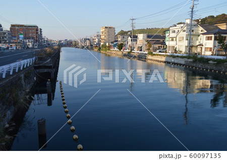横浜、根岸、堀割川、根岸橋から見たところ 横浜、根岸、堀割川、根岸橋から見たところ 60097135
