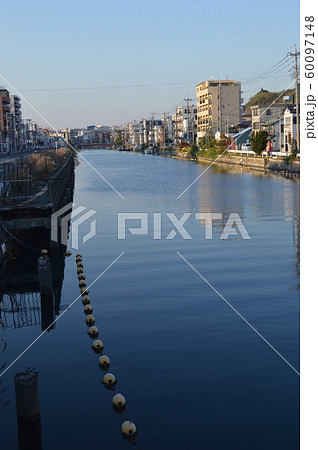 横浜、滝頭の堀割川 60097148