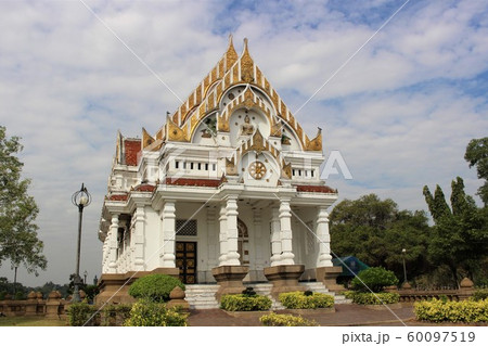 プッタモントン公園仏教寺院 60097519