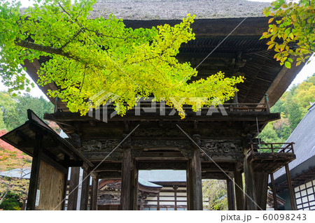 霊松寺の山門 60098243