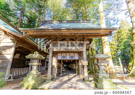 諏訪大社　上社本宮　【長野県】 60098367