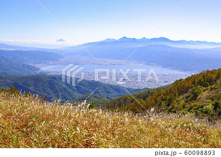 【長野県】初秋の高ボッチ山頂からの眺望 60098893