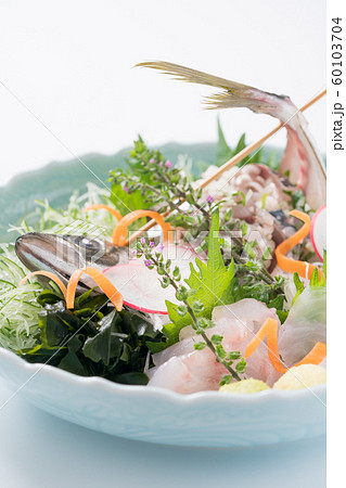 鯵のたたきとカサゴの刺身の盛り合わせ 60103704