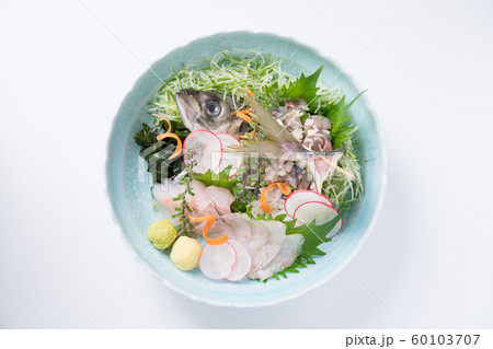 鯵のたたきとカサゴの刺身の盛り合わせの写真素材