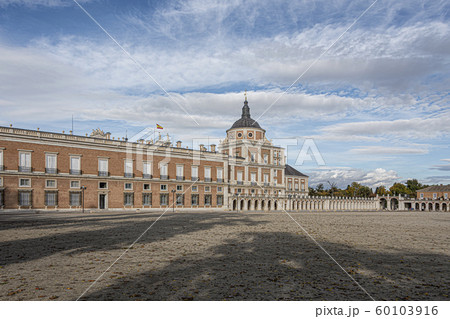 main square of the royal site of aranjuez. Madrid 60103916