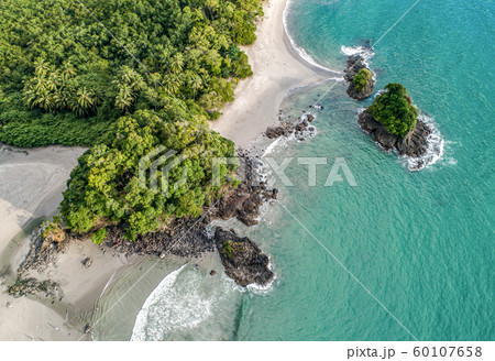 Aerial View of Tropical espadilla beach and Coastline near the Manuel Antonio national park, Costa Rica 60107658