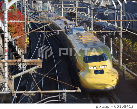 ドクターイエロー 大津市石山付近にて ドクターイエロー 大津市石山付近にて 60108412
