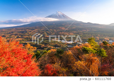《山梨県》秋の富士山・紅葉台 《山梨県》秋の富士山・紅葉台 60111760