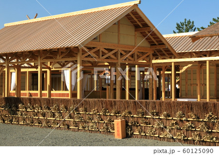 皇居東御苑 大嘗祭 大嘗宮一般公開 右側 皇居東御苑 大嘗祭 大嘗宮一般公開 右側 60125090