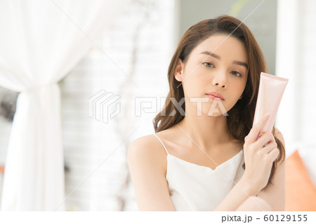 女性　ビューティー 60129155
