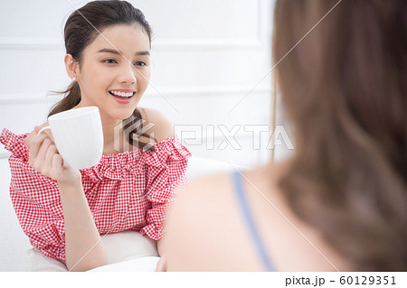 ライフスタイル　女子会 60129351