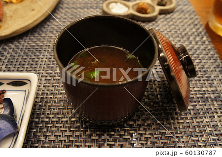 赤みそ汁 60130787