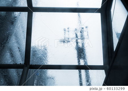 Rainy day, street scenery of Seoul, South Korea 056 60133299