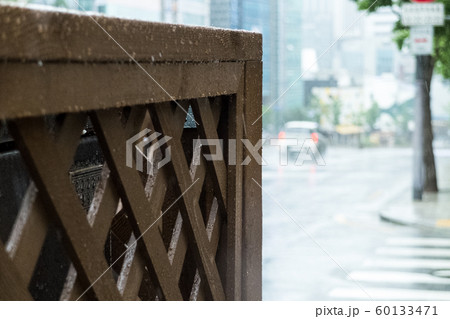 Rainy day, street scenery of Seoul, South Korea 014 60133471