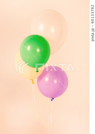 Colorful balloons bacground 039 60133762