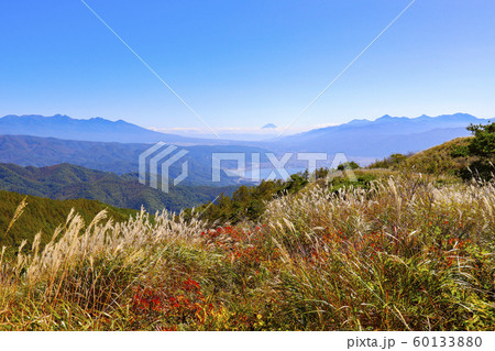 【長野県】秋の高ボッチ山頂からの眺望 60133880