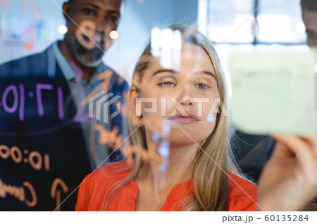 Business professionals at work 60135284