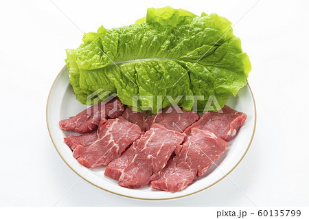 サンチュと牛肉 60135799