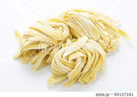 生パスタ フェットチーネ 生パスタ フェットチーネ 60137161