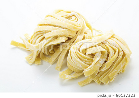 生パスタ フェットチーネ 生パスタ フェットチーネ 60137223