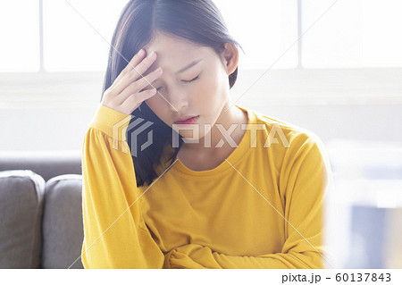 女性 ライフスタイル 体調不良 女性 ライフスタイル 体調不良 60137843