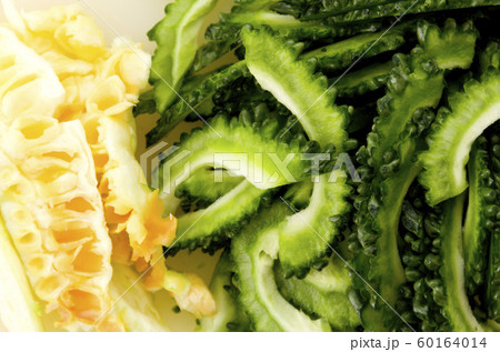 ゴーヤーのスライスとワタ ゴーヤーのスライスとワタ 60164014