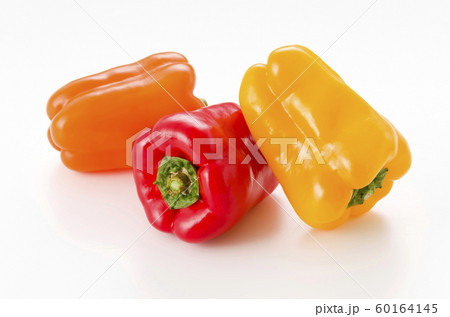 三色のカラーピーマン 三色のカラーピーマン 60164145