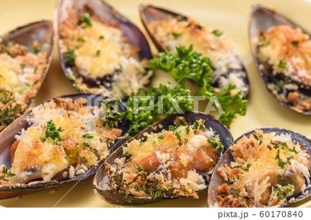 ムール貝の香草パン粉焼き ムール貝の香草パン粉焼き 60170840