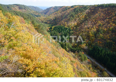 秋の思惟大橋からの眺め 60174832