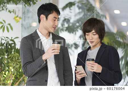 ビジネスシーン　休憩時間　イメージ 60176004